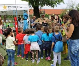 Rivoli, la Ceccaroni invasa da 500 alunni delle primarie