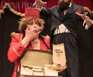 Il circo che scompone la società