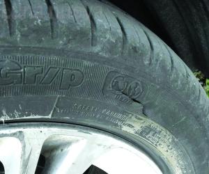 Mattie, gomme tagliate alle auto di gitanti e fungaioli
