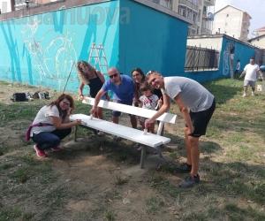 Alpignano: genitori, ragazzi e insegnanti rimettono a nuovo il parco della Gramsci