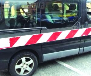 Borgone, sbarre abbassate e furgone pizzicato: momenti di paura