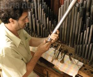 Rivoli, tornano a suonare le 1200 canne dell'organo di San Martino