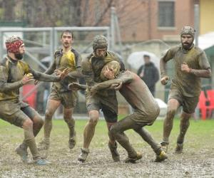 Fango e passione: tutto lo spirito del rugby concentrato in Volvera-Collegno
