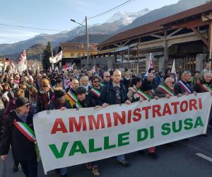 Via alla Susa-Venaus: migliaia di No Tav in corteo