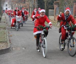 Grugliasco-Collegno: Babbi Natale in bici per promuovere i regali a km0