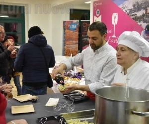 Casa Eccellenze stavolta cucina agnolotti nel Barbera