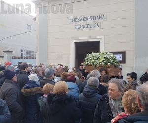 S.Antonino: una folla commossa per l'ultimo abbraccio al veterinario Ruben Rigon