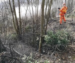 Villardora-Condove: roghi in montagna alimentati dal vento