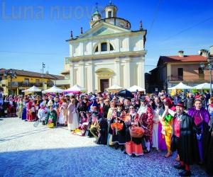 Orbassano, Polentè e Polentera portano in piazza le maschere di carnevale