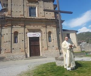 La benedizione di Pasqua di don Antonello Taccori
