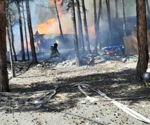 Fiamme nel campeggio, bruciano sei baite a Bardonecchia