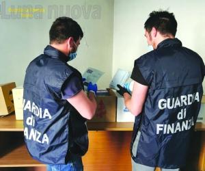 Altre 10mila mascherine non conformi bloccate dalla Finanza
