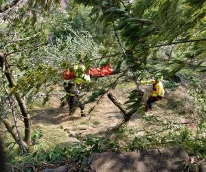 Condove: precipita per quattro metri, recuperato con l'elicottero