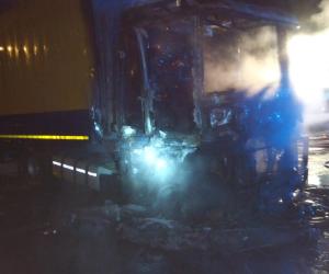 Susa, tir in fiamme all'autoporto