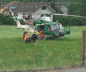 Sorpresi dal temporale, salvati dall'elicottero dei vigili del fuoco