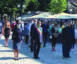 Rivoli: un 2 Giugno in piazza con mascherina