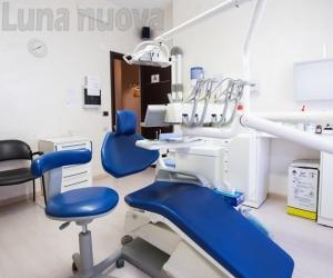 Faceva il dentista, ma non ne aveva i titoli