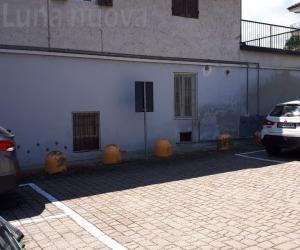 Condove, «Io multato con il cartello invisibile»: effetto movida?