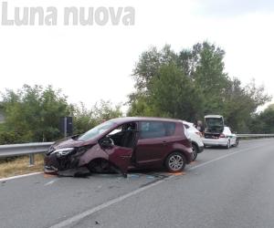Rivoli, fugge dal pronto soccorso e provoca un incidente