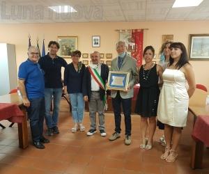Villardora, il dottor Amadio va in pensione: il grazie in una targa