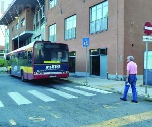 Bus a capienza ridotta: basterà per gli studenti? Problema Alpignano, col ponte chiuso