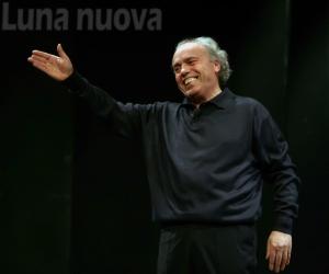 Mistero Buffo 50: Mario Pirovano, l’erede di Dario Fo e Franca Rame
