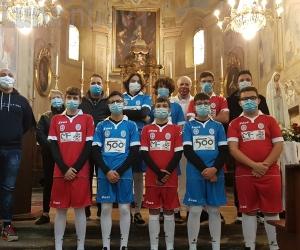 S.Antonino, al Codrei torna aria di campionato: benedette le nuove divise