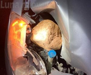 Volvera, altri due massi giù dal cavalcavia