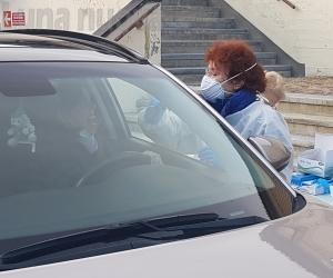 Bardonecchia: pit-stop in auto per bimbi e genitori, solo 4 positivi