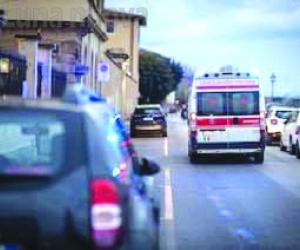 Rivoli, negazionisti inseguono ambulanza