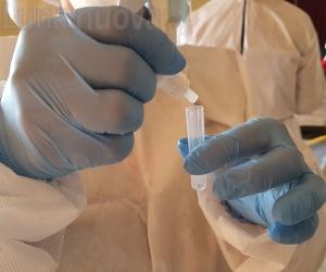 Contagi, la curva inverte la rotta: forte calo in cintura, più lento nelle valli