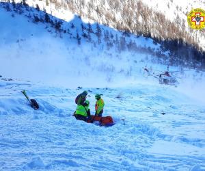 Bardonecchia, scialpinista travolto da una slavina