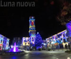 Giaveno, gli elfi di luce hanno invaso la città