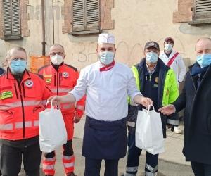 Collegno, il pranzo degli anziani arriva a domicilio