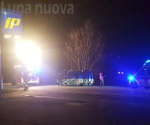 Villarfocchiardo: auto si ribalta sulla statale 25, due feriti