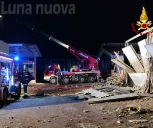 Crolla un capannone, 120 mucche rimangono intrappolate