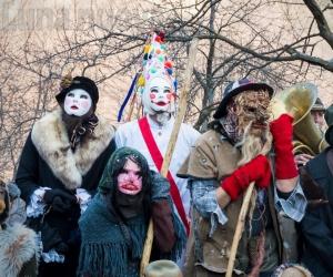 Condove: niente Carnevale al Lajetto, ma le Barbuire irrompono sul web
