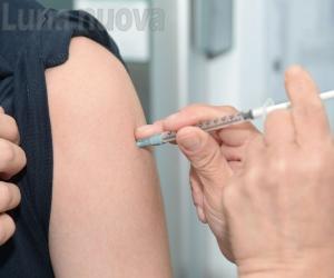 "Il Piemonte ti vaccina": campagna al via per over 80 e personale scolastico