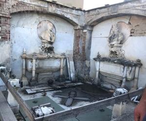 Rivalta, con i lavori al cimitero si riscoprono le antiche tombe