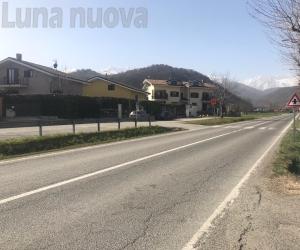 Giaveno, petizione residenti via Coazze: «Fate rallentare i bolidi troppo veloci»