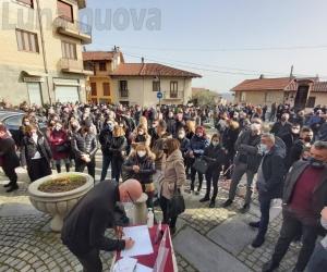 Caselette: una piazza colma per l’abbraccio a "Fra" Armentaro