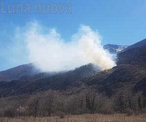 Fiamme anche a Susa: preoccupa l'incendio a Coldimosso