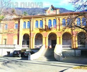 Borgone: nuovo look per il municipio, idee in campo per la piazza
