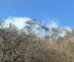 Condove: fiamme sulla montagna tra Gazzina e le Cordole, incendio domato