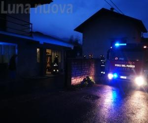 Fiamme dalla canna fumaria in via Carlo Carli a S.Giorio