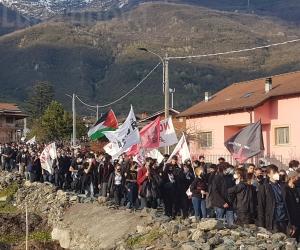 No Tav in corteo fino a S.Giorio, poi un breve blocco dell'A32