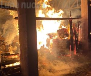 Condove: fiamme ieri sera nel deposito di una ditta edile