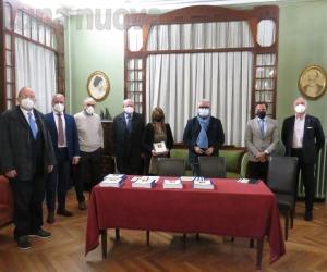 Giaveno, la pandemia vista dal virus: l'opuscolo del Rotary aiuta a difendersi