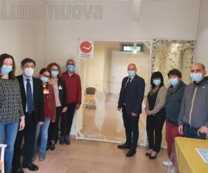Collegno, un abbraccio regalato da assessori e consiglieri