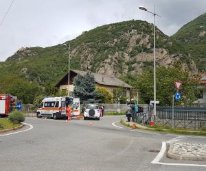 Borgone: ciclista investita da un'auto alla rotonda di S.Valeriano
